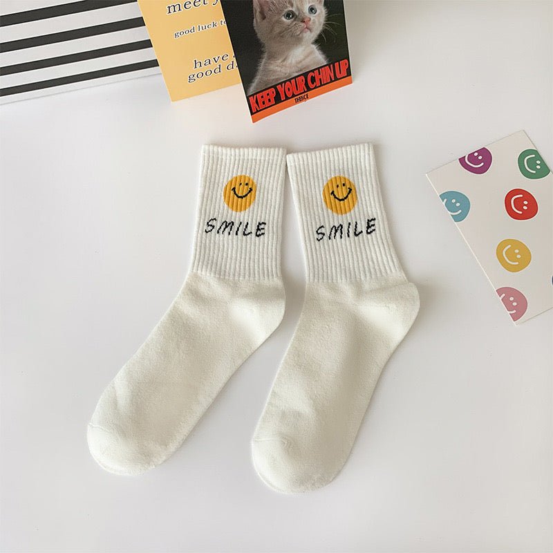 Women's Minimal Smiley Face Socks - LOOUZ