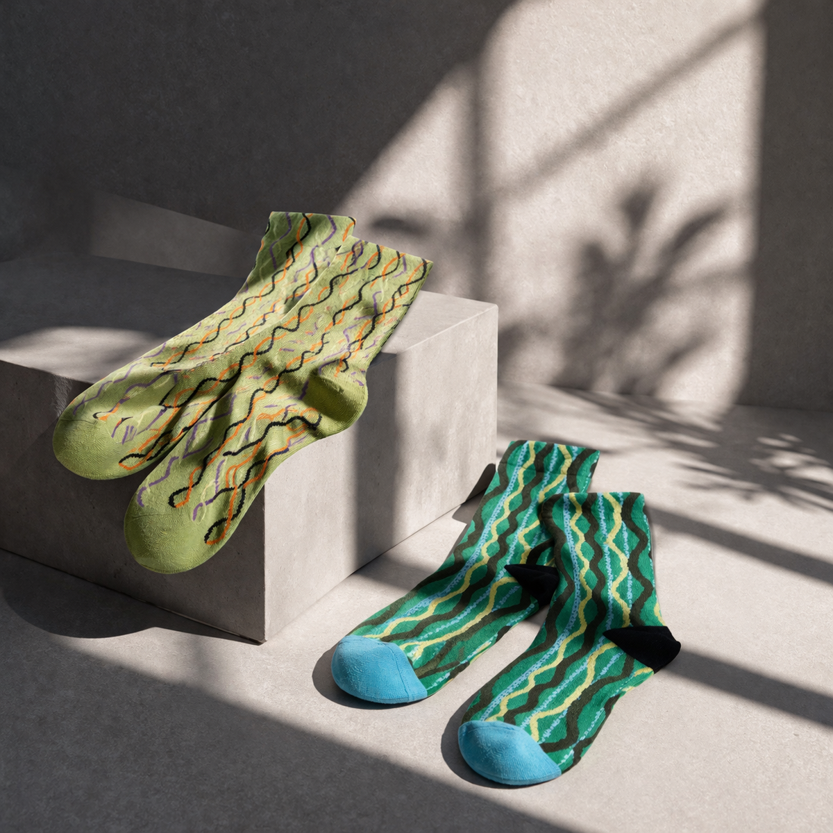 Women's Wavy Retro Vibe Socks