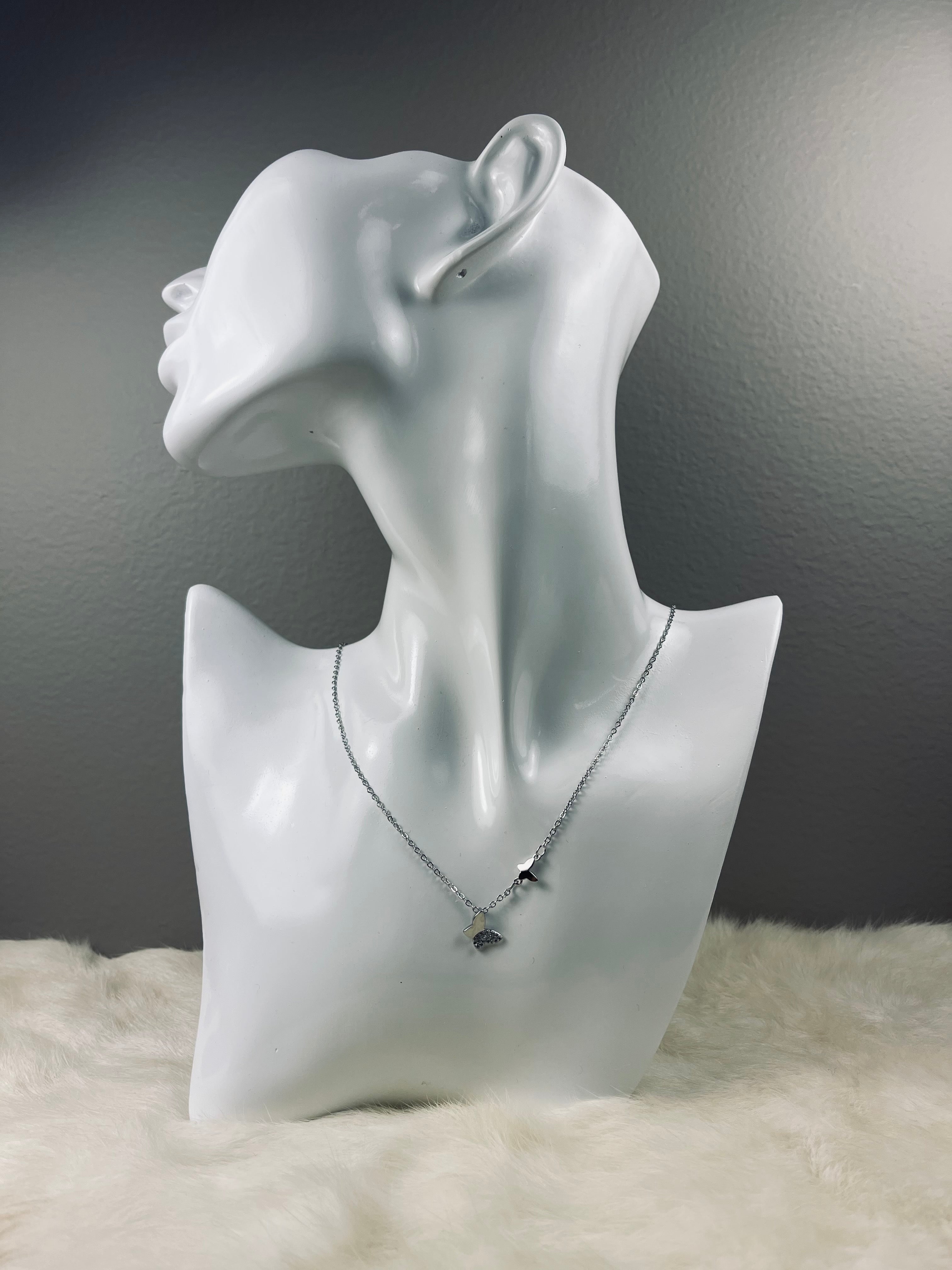 Butterfly Design Necklace - LOOUZ