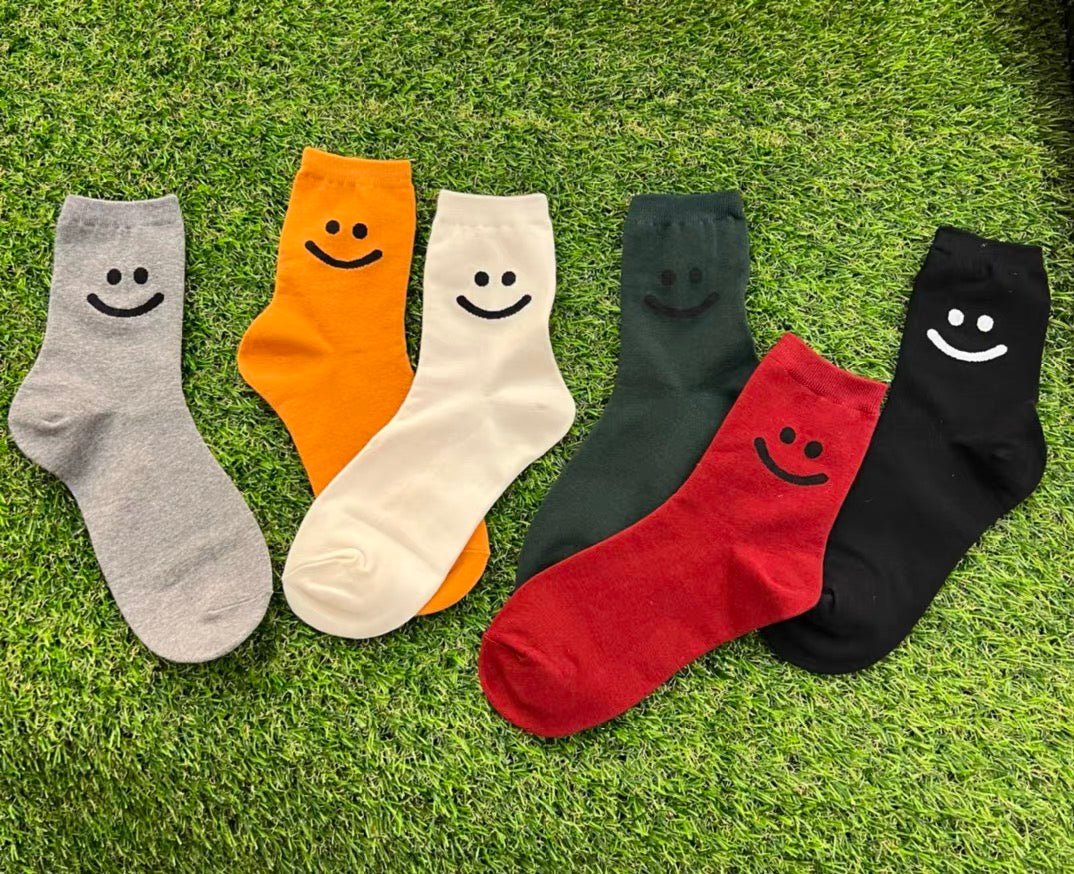 Unisex Smiley Socks - LOOUZ