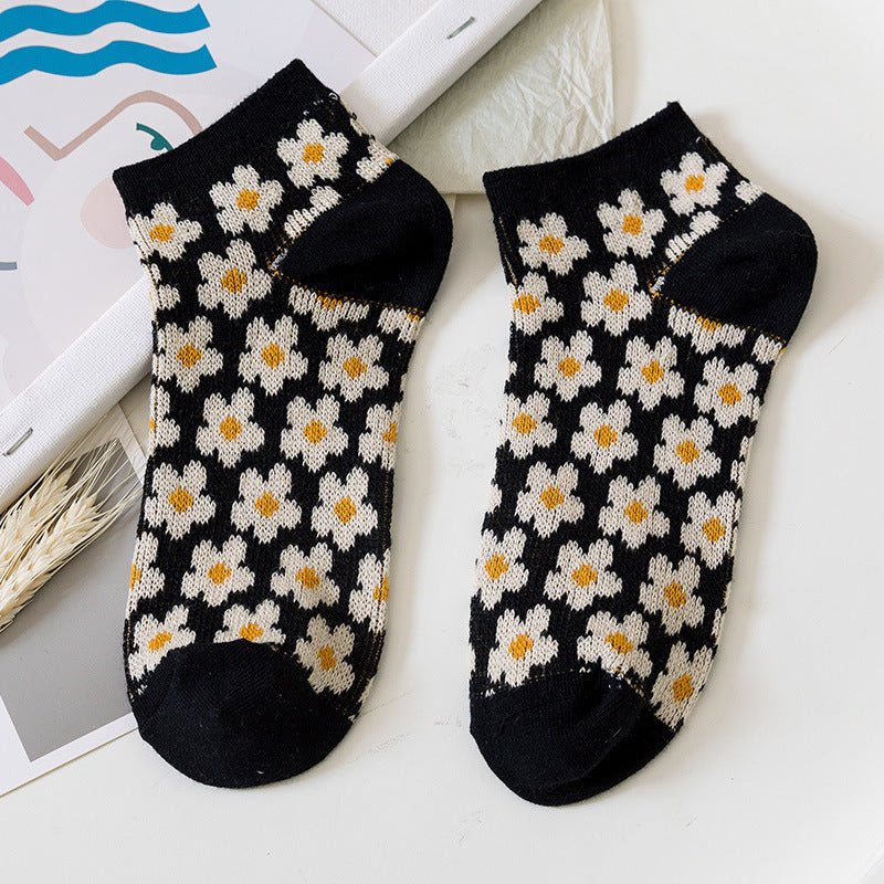 https://loouz.com/cdn/shop/products/womens-flower-quarter-socks-loouz-416101_800x.jpg?v=1664487066