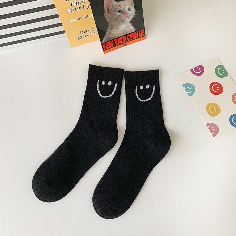 Women's Minimal Smiley Face Socks - LOOUZ