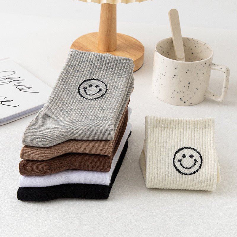 Women's Simple Smiley Sock - LOOUZ